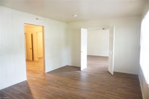 517 Pendleton St, High Point, NC 27260 photo 3