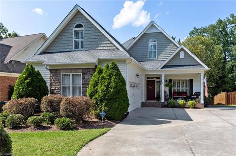 912 Chestnut Dr, High Point, NC 27262 photo 1