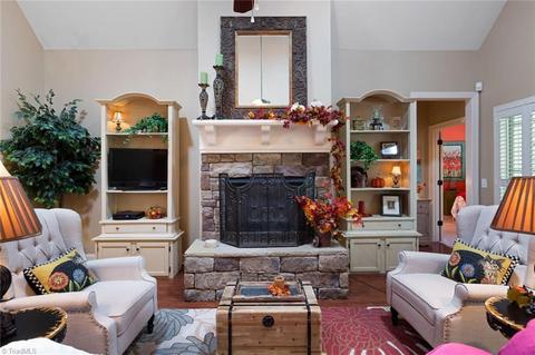 912 Chestnut Dr, High Point, NC 27262 photo 7