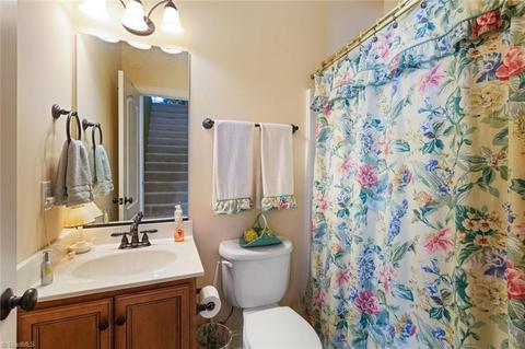 912 Chestnut Dr, High Point, NC 27262 photo 20