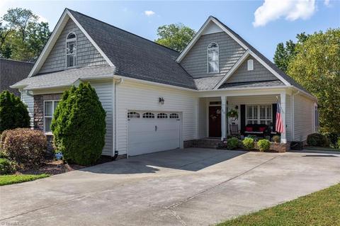 912 Chestnut Dr, High Point, NC 27262 photo 3