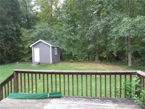 623 Williamsburg Ter, High Point, NC 27262 photo 9