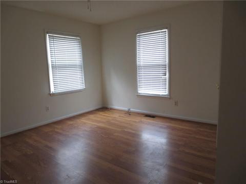 623 Williamsburg Ter, High Point, NC 27262 photo 5