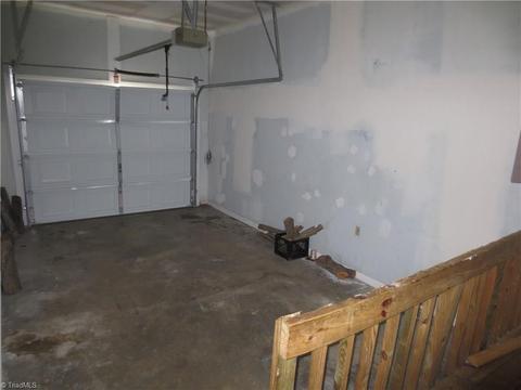 623 Williamsburg Ter, High Point, NC 27262 photo 8