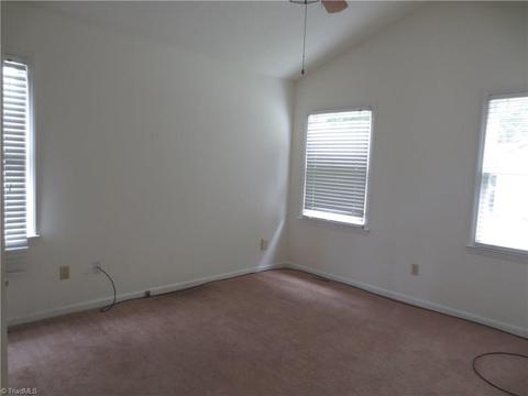 623 Williamsburg Ter, High Point, NC 27262 photo 7