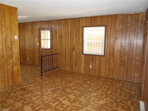 304 Earle Pl, High Point, NC 27265 photo 3