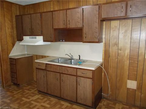 304 Earle Pl, High Point, NC 27265 photo 7