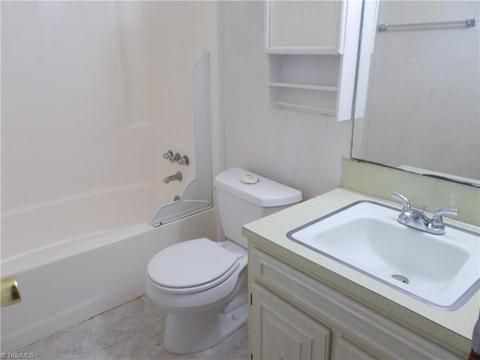 304 Earle Pl, High Point, NC 27265 photo 8