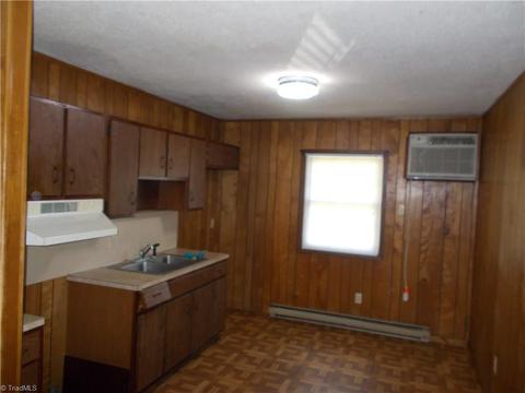 304 Earle Pl, High Point, NC 27265 photo 5