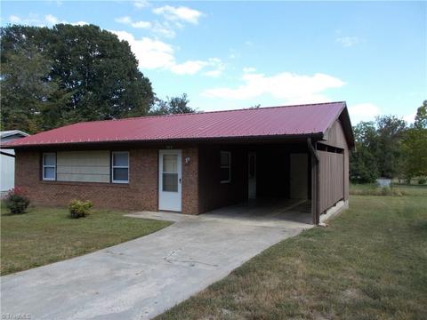 304 Earle Pl, High Point, NC 27265 photo 2