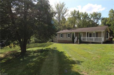 6507 Cedarberry Rd, Trinity, NC 27370 photo 1