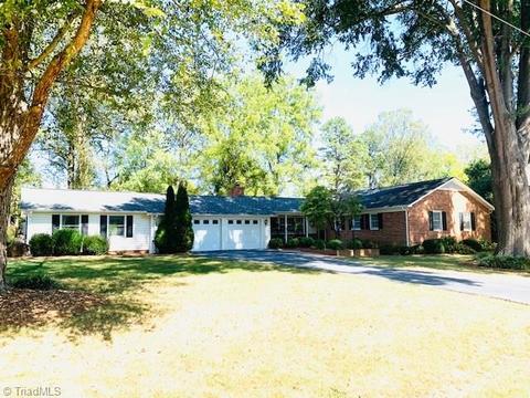 223 Prestwick Dr, High Point, NC 27265 photo 1