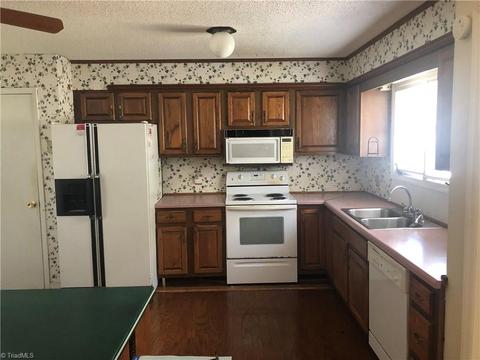 512 Old Mill Rd, High Point, NC 27265 photo 4