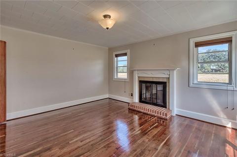 637 Sloans Mill Rd, Olin, NC 28660 photo 4