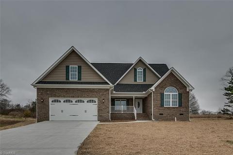 112 Shining Way, Trinity, NC 27370 photo 1