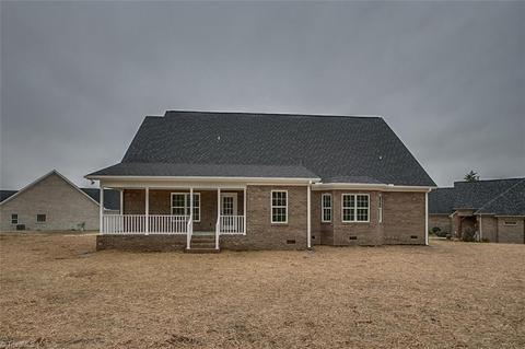 112 Shining Way, Trinity, NC 27370 photo 2