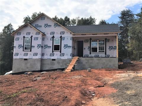 132 Brandy Ln, Madison, NC 27025 photo 1