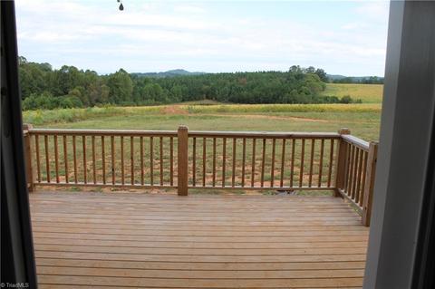 113 Venable Rd, Dobson, NC 27017 photo 4