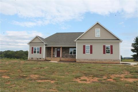 113 Venable Rd, Dobson, NC 27017 photo 1