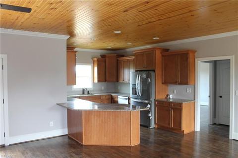 113 Venable Rd, Dobson, NC 27017 photo 5