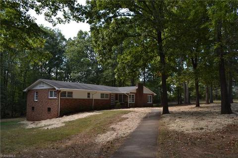 202 River Rd, Mayodan, NC 27027 photo 2