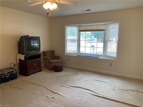 1025 Friendly Rd, Eden, NC 27288 photo 11