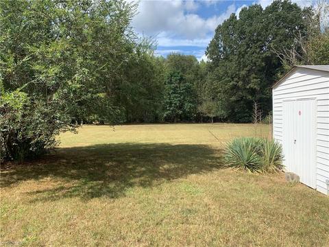 1025 Friendly Rd, Eden, NC 27288 photo 2