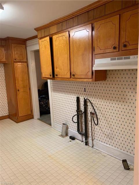 1025 Friendly Rd, Eden, NC 27288 photo 6