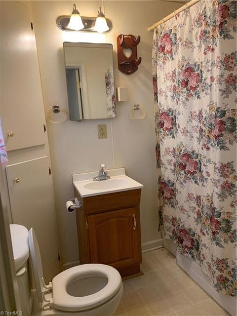 1025 Friendly Rd, Eden, NC 27288 photo 8
