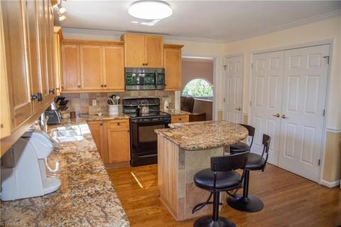 180 Silkwind Ct, Clemmons, NC 27012 photo 5