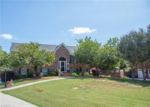 180 Silkwind Ct, Clemmons, NC 27012 photo 2