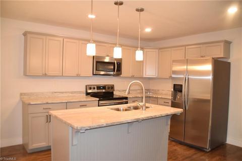 313 Logan Ct, King, NC 27021 photo 1