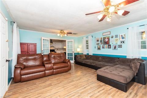 609 Brown St E, Randleman, NC 27317 photo 9