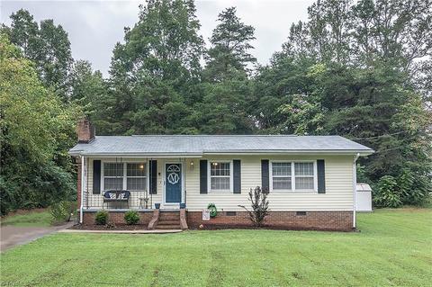 609 Brown St E, Randleman, NC 27317 photo 1