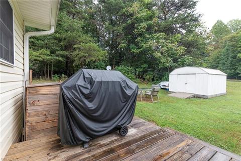 609 Brown St E, Randleman, NC 27317 photo 15