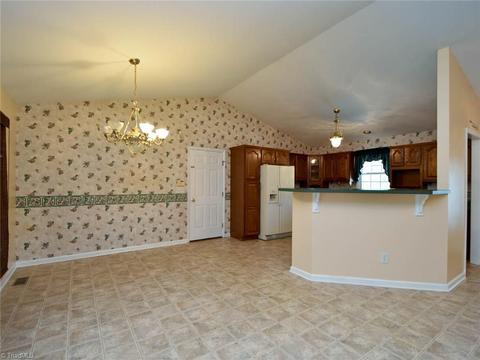 195 Running Cedar Rd, Madison, NC 27025 photo 4