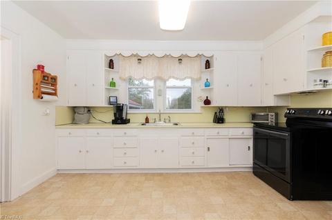 922 Bald Hill Loop, Madison, NC 27025 photo 8