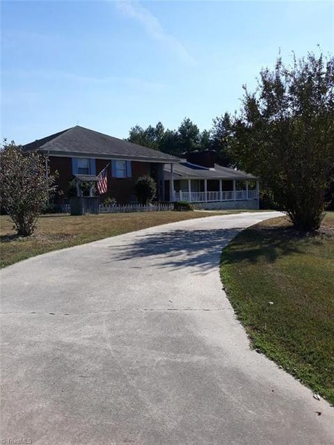 1439 Jackson Lake Rd, High Point, NC 27263 photo 2