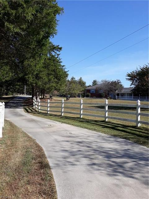 1439 Jackson Lake Rd, High Point, NC 27263 photo 1
