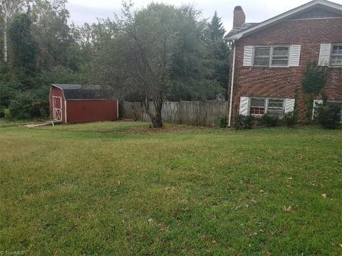 2305 Hemlock Dr, High Point, NC 27265 photo 2