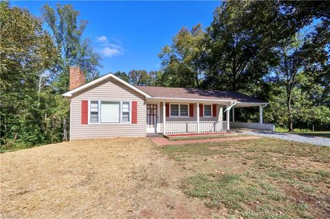 265 E Walker Rd, Elkin, NC 28621 photo 3