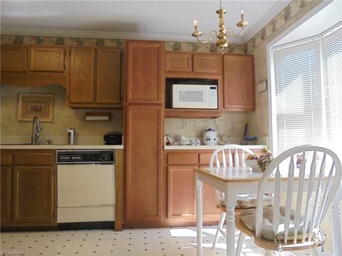 3174 Windchase Ct, High Point, NC 27265 photo 10