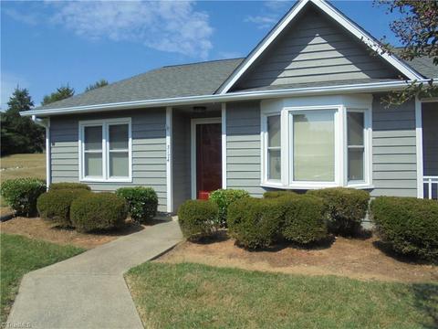 3174 Windchase Ct, High Point, NC 27265 photo 1