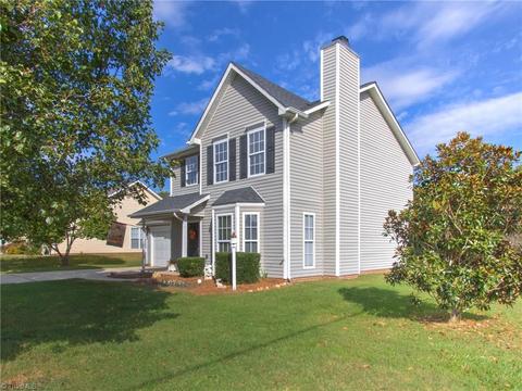 2900 Firethorn Dr, High Point, NC 27265 photo 3