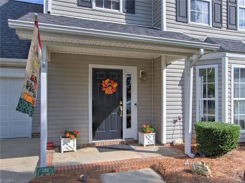 2900 Firethorn Dr, High Point, NC 27265 photo 4