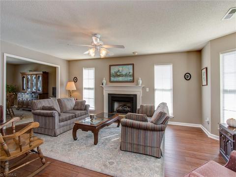 2900 Firethorn Dr, High Point, NC 27265 photo 5