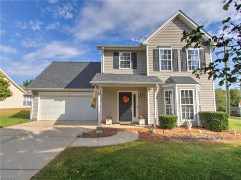 2900 Firethorn Dr, High Point, NC 27265 photo 1
