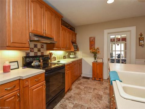 114 Unity St, Thomasville, NC 27360 photo 10