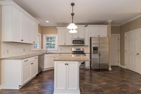 7306 Chapsworth Dr, Trinity, NC 27370 photo 8