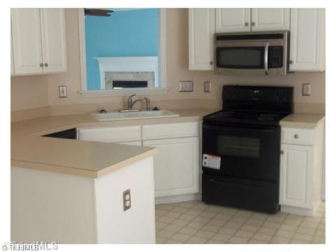 4011 Cedar Crest Ln, High Point, NC 27265 photo 5